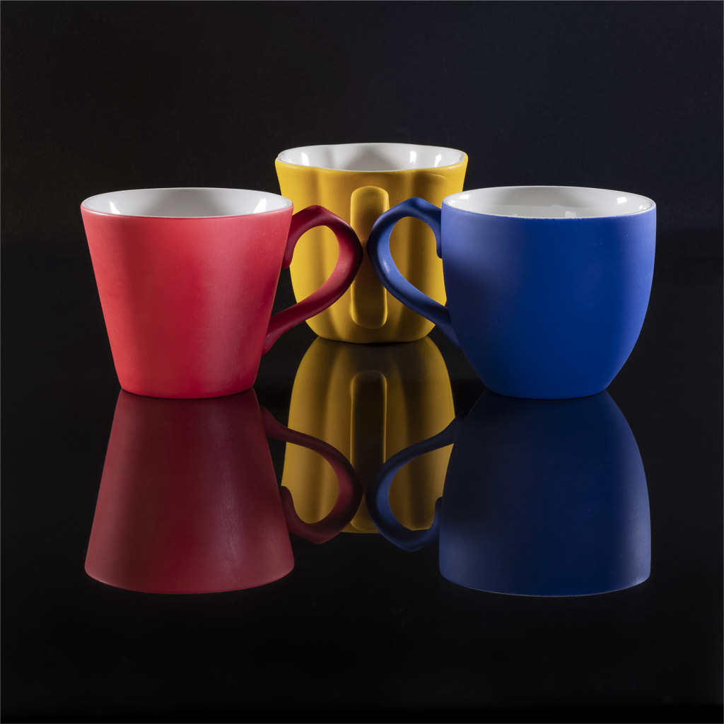 Tasses de couleurs - CCAS.fr